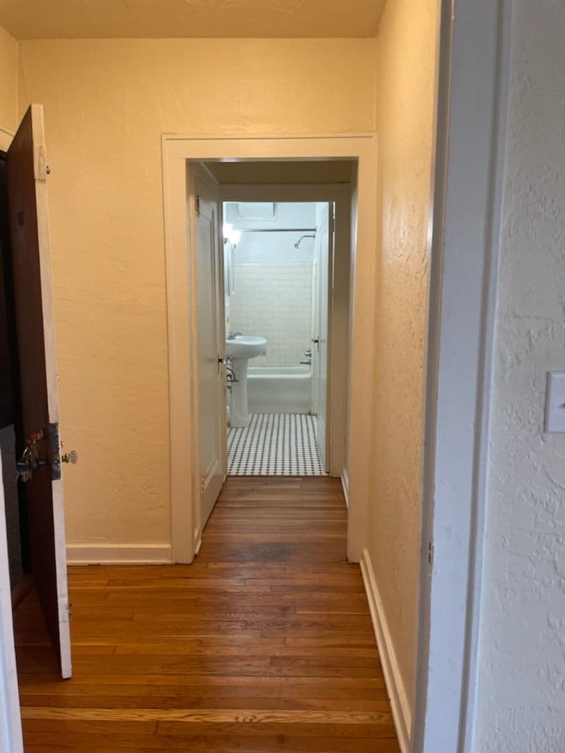 Pittsburgh Apartment: 225 Melwood Avenue