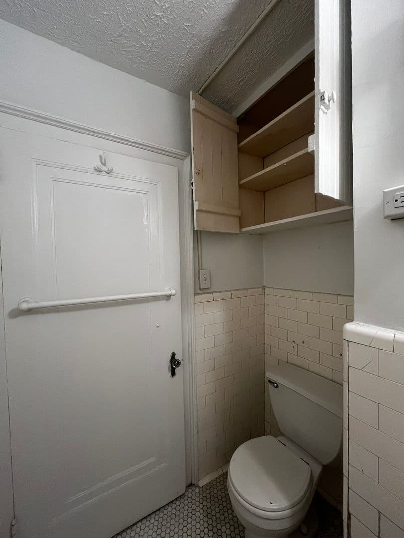 Pittsburgh Apartment: 225 Melwood Avenue