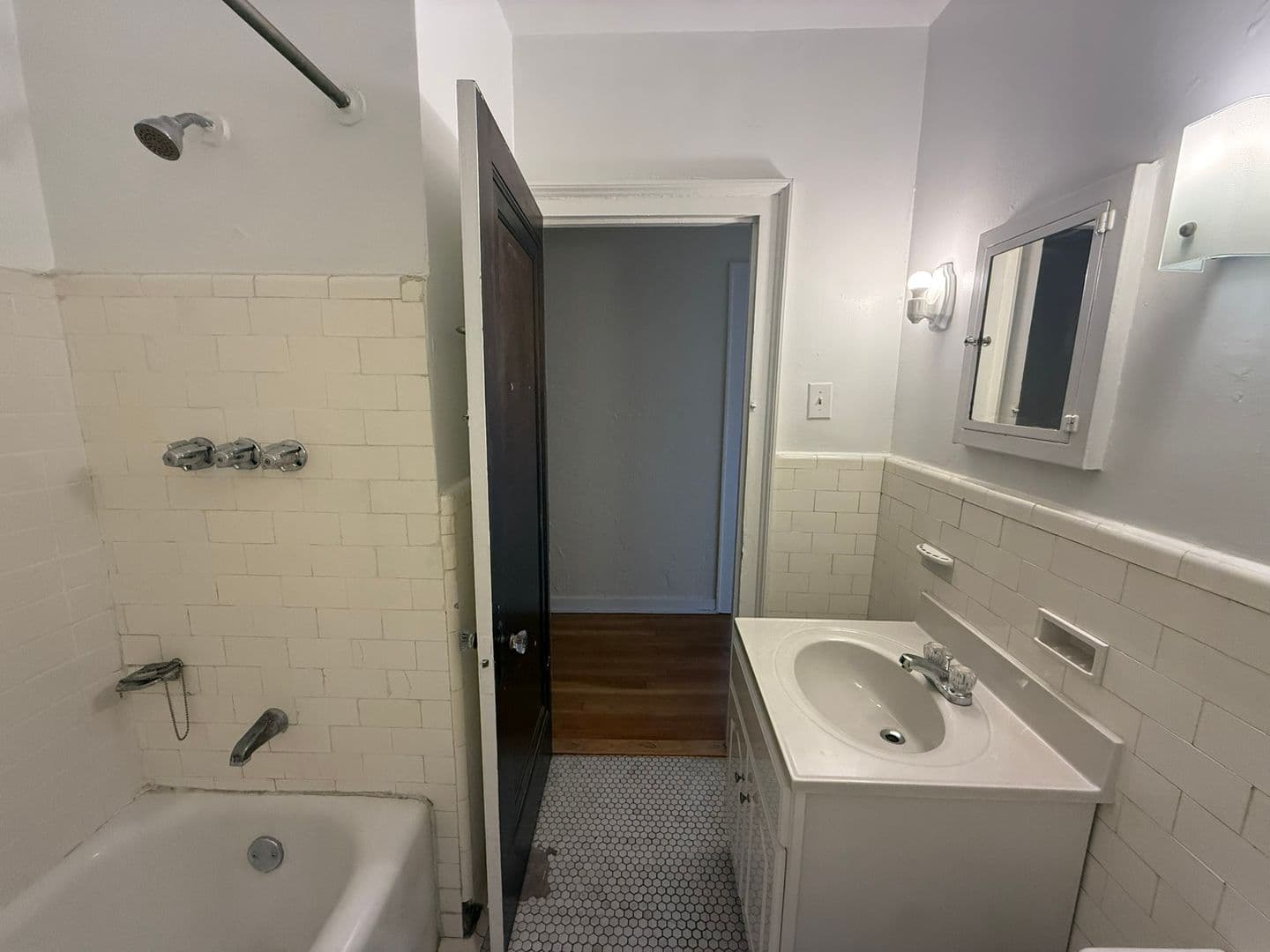 Pittsburgh Apartment: 225 Melwood Avenue