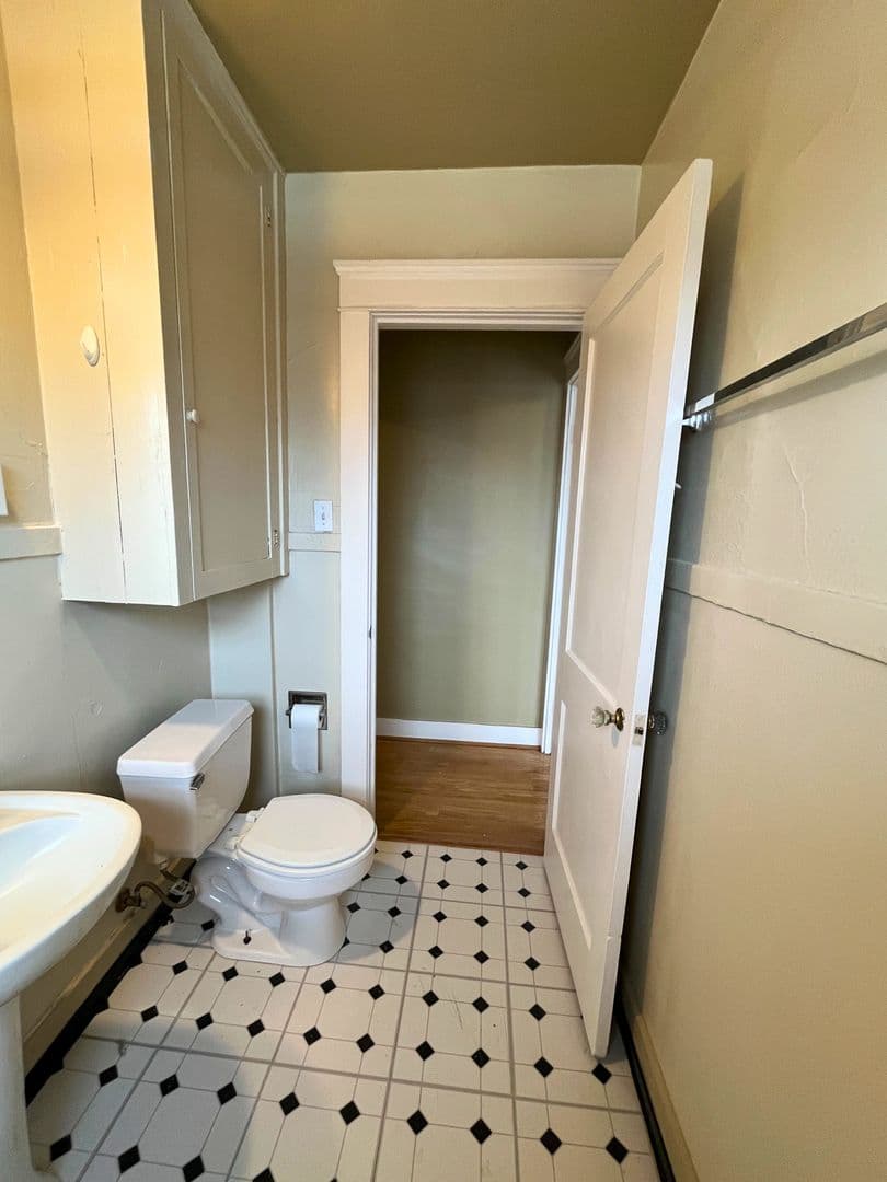 Eugene Apartment: 1263 Oak St - 301