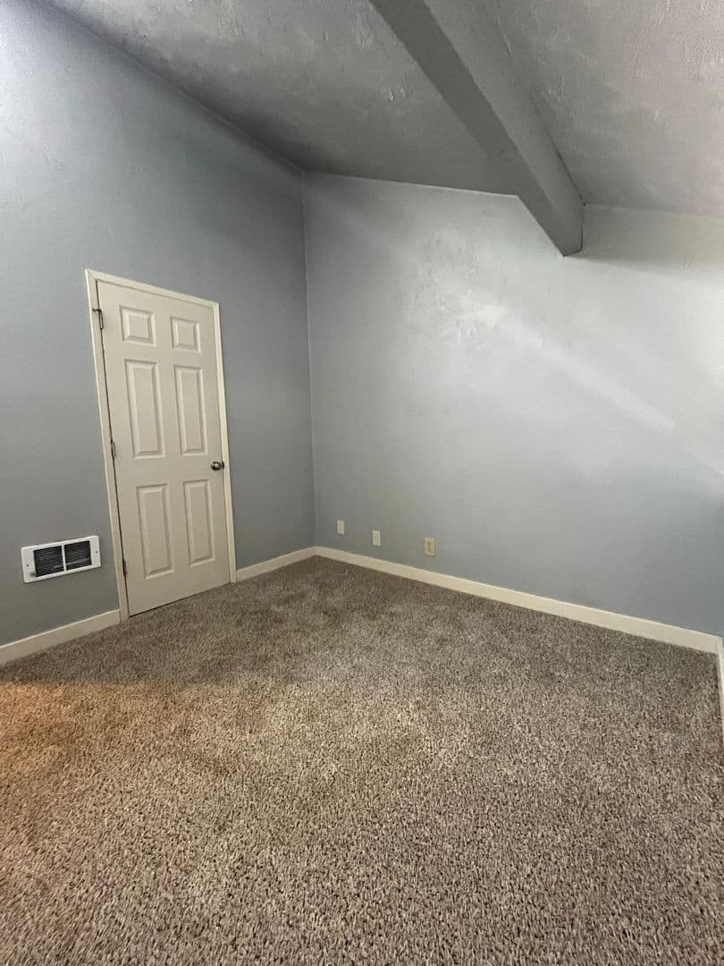Eugene Apartment: 95 W 15th  # 30