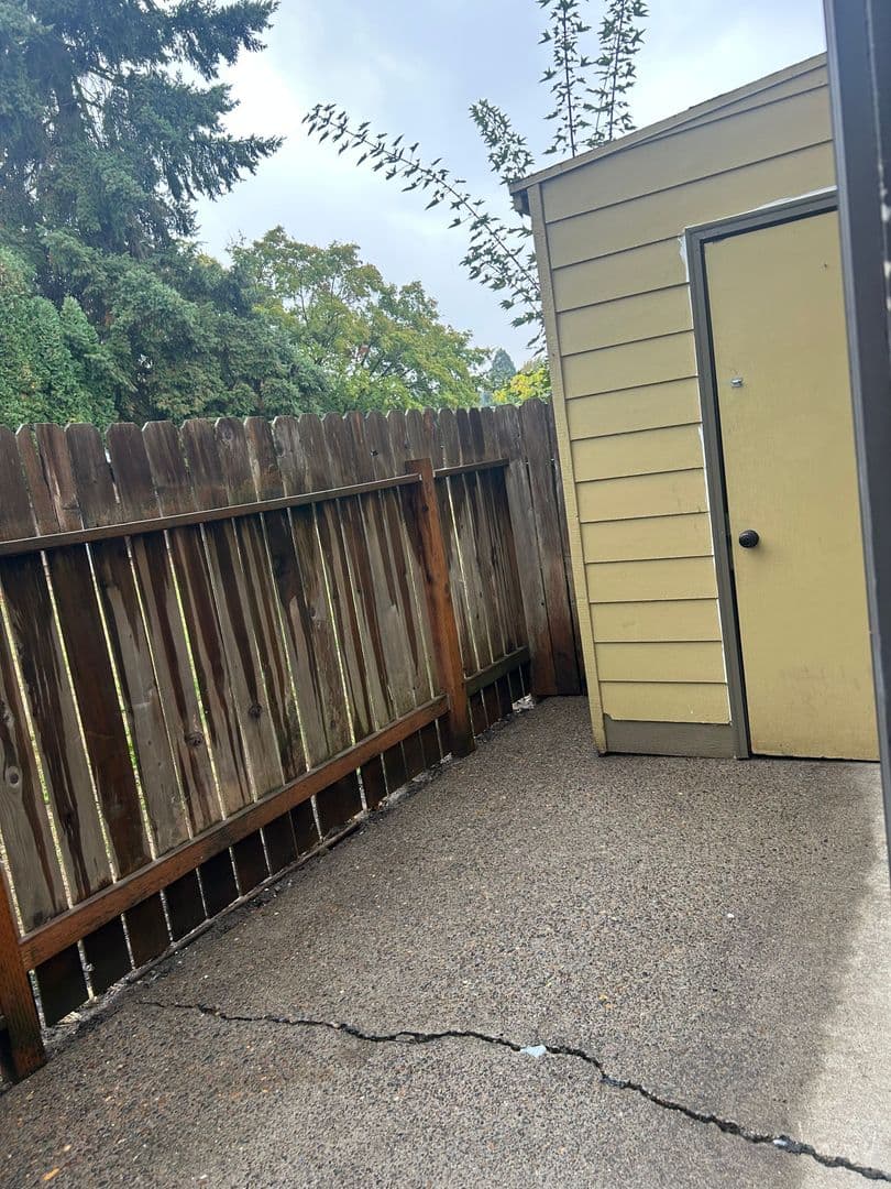 Albany Apartment: 505 27th Ave., SE #45