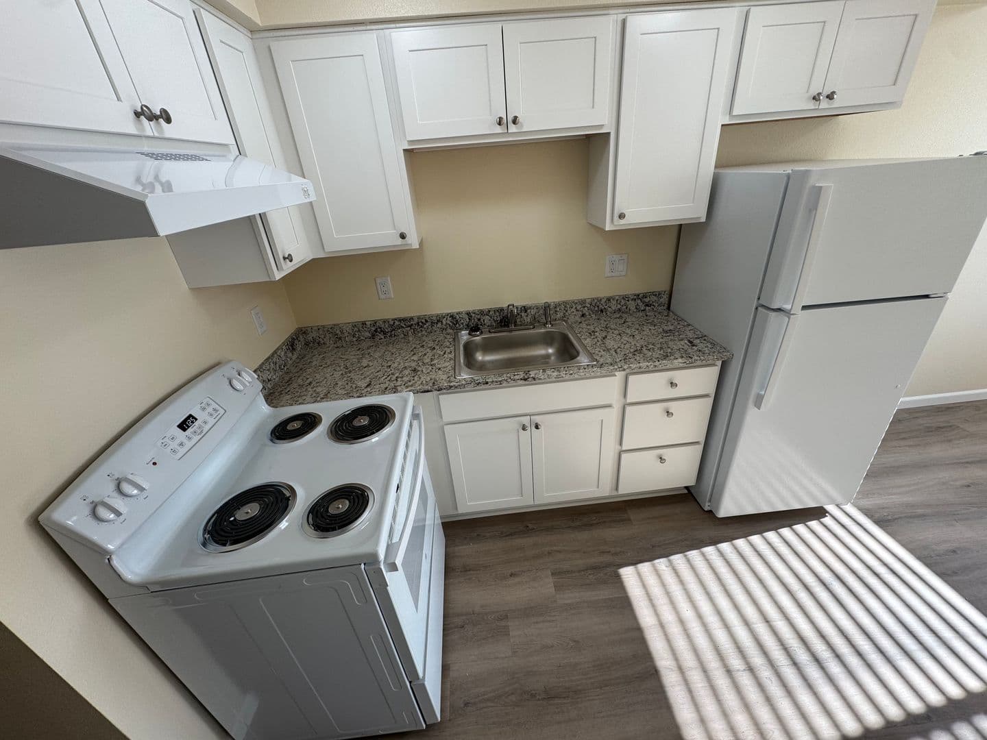 Albany Apartment: 2215 Elm St SW