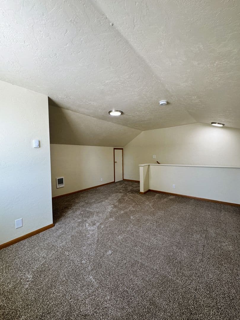 Eugene Apartment: 88 Lincoln St