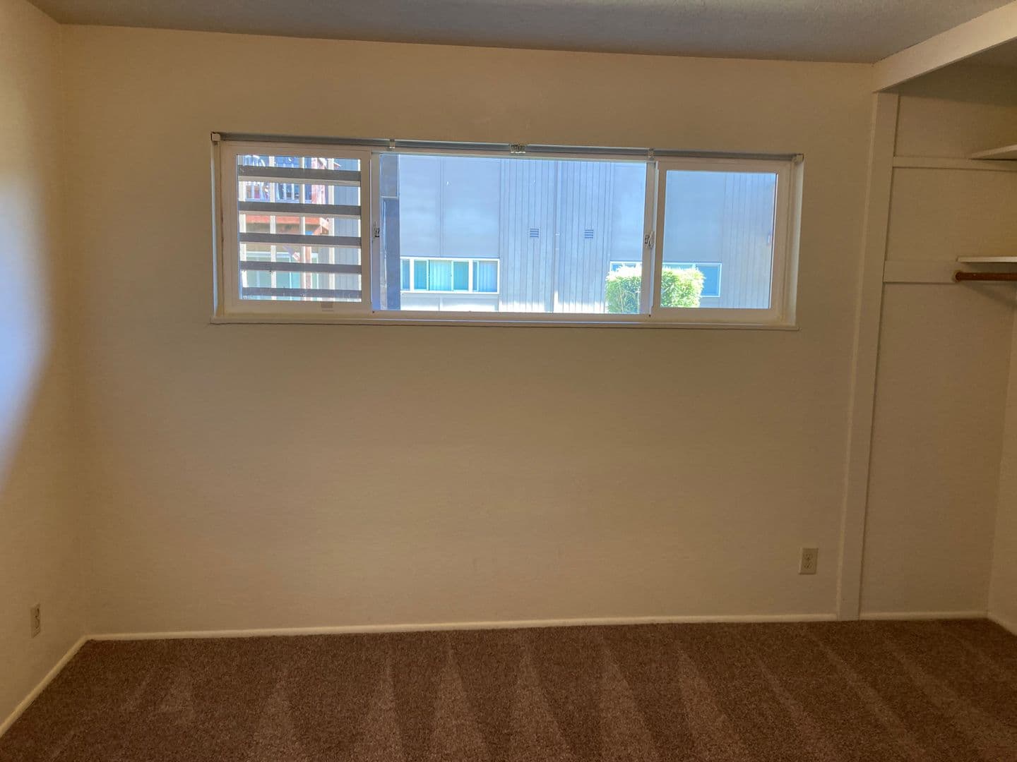 Eugene Apartment: 1671 Ferry St. #09