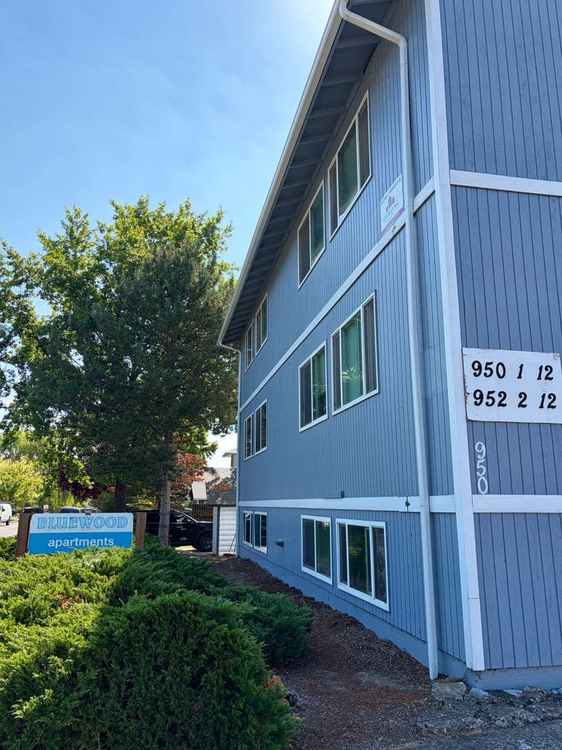 Corvallis Apartment: 950 NW Sycamore Ave #9