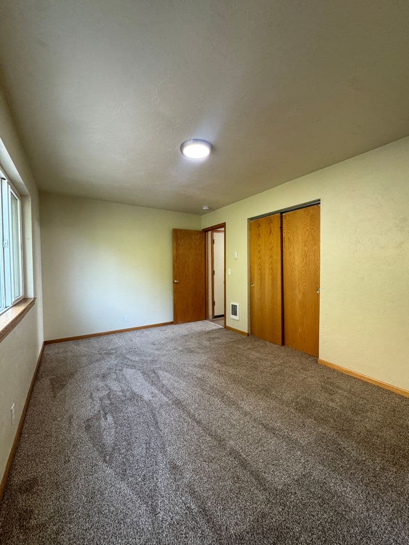 Eugene Apartment: 88 Lincoln St