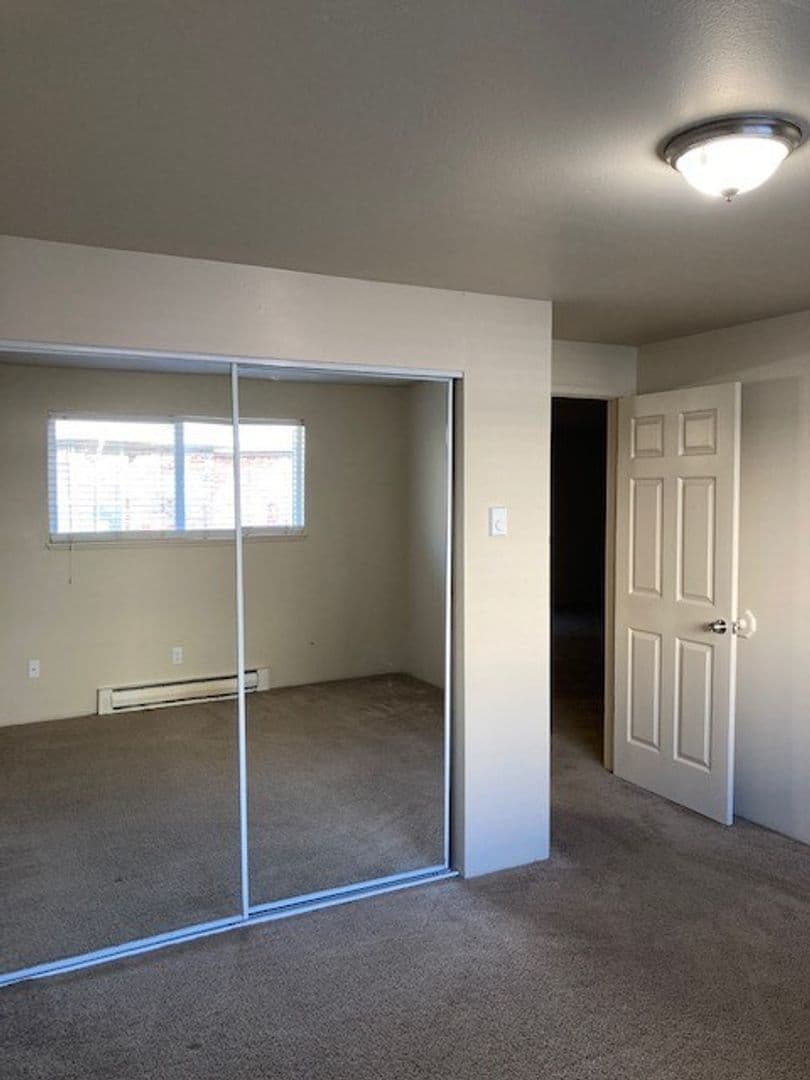 Corvallis Apartment: 1407 NW Kings Blvd.