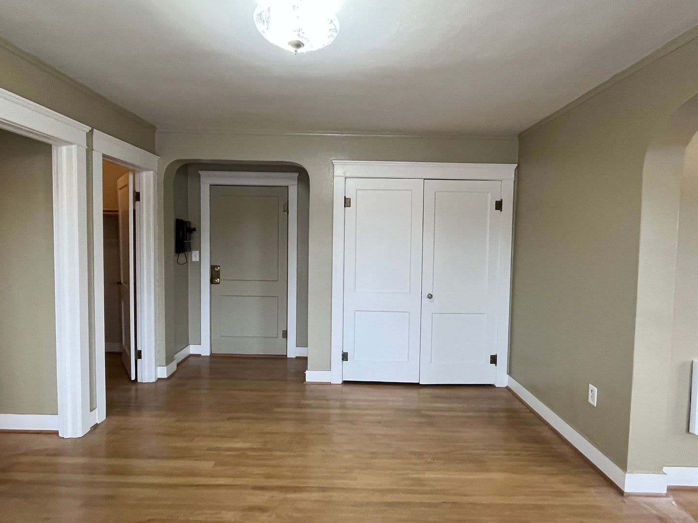 Eugene Apartment: 1263 Oak St - 301