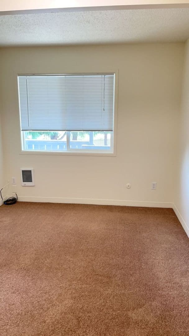 Corvallis Apartment: 755 NW 3rd St - 20