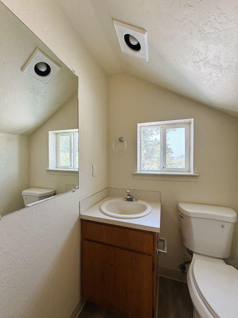 Eugene Apartment: 88 Lincoln St