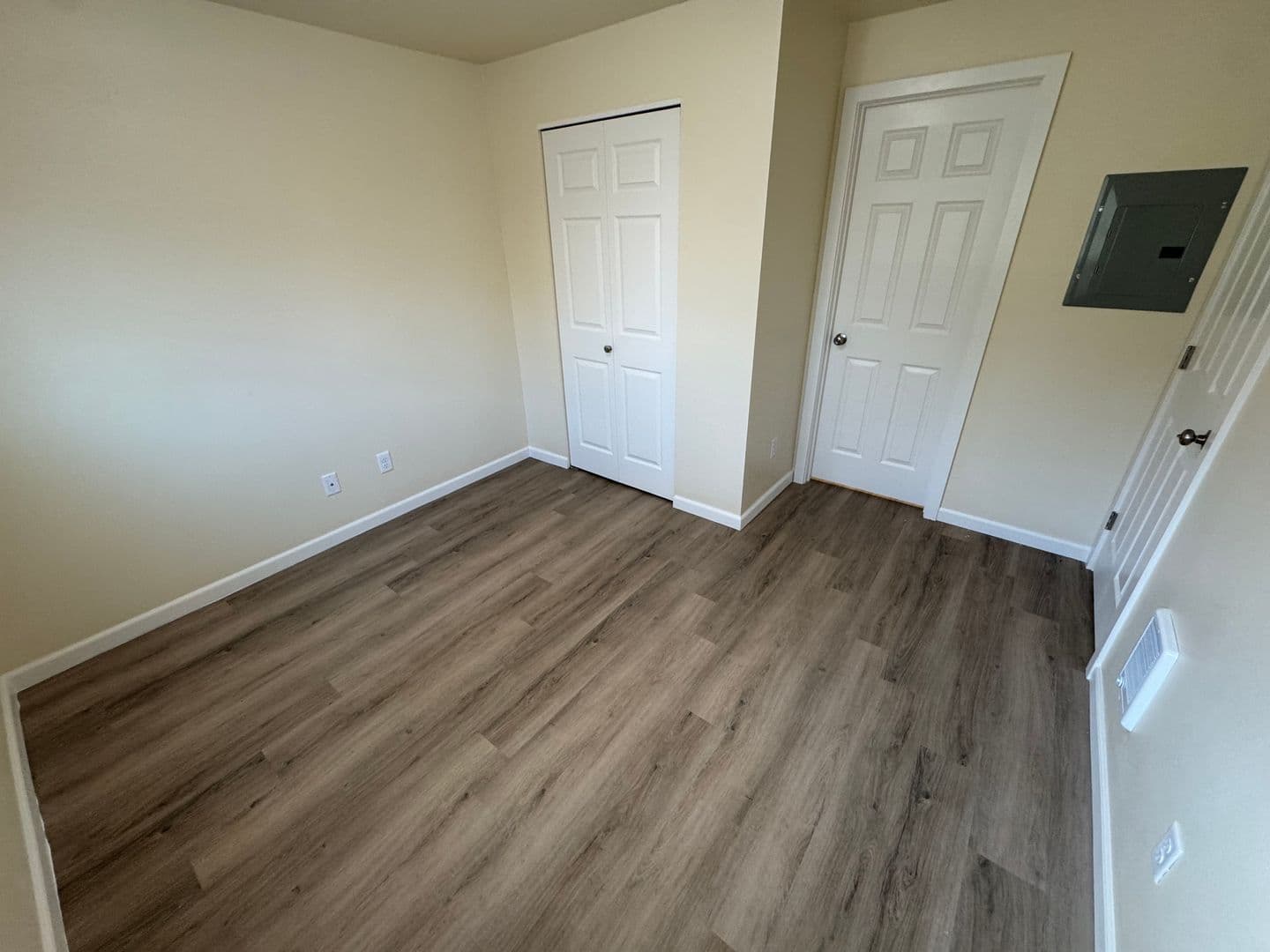 Albany Apartment: 2215 Elm St SW