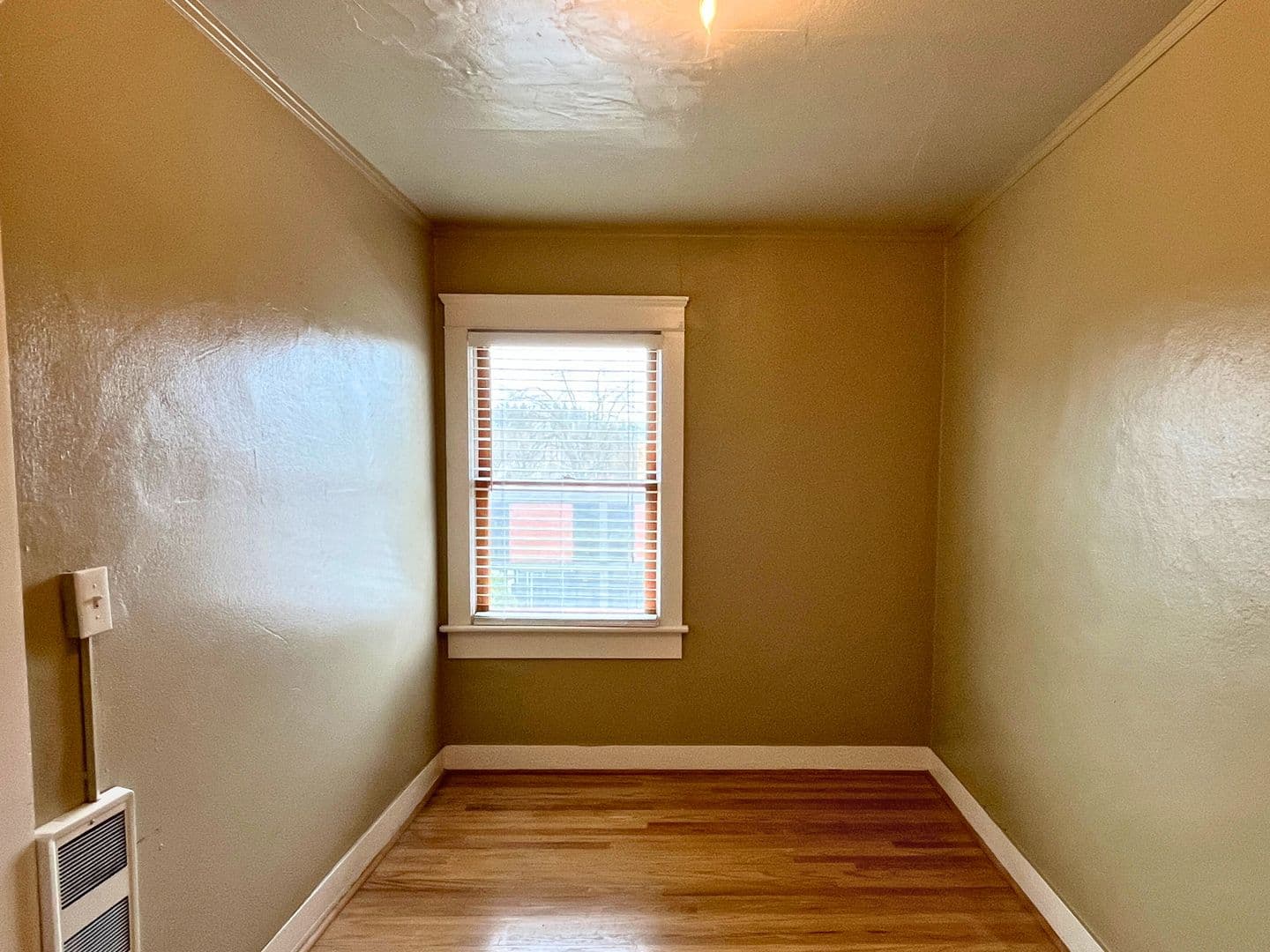 Eugene Apartment: 1263 Oak St - 301