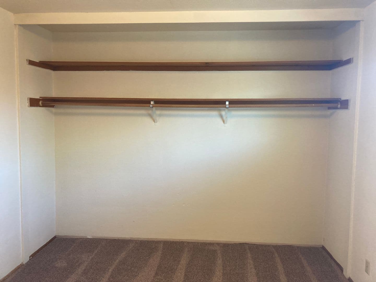 Eugene Apartment: 1661 Ferry St. #07