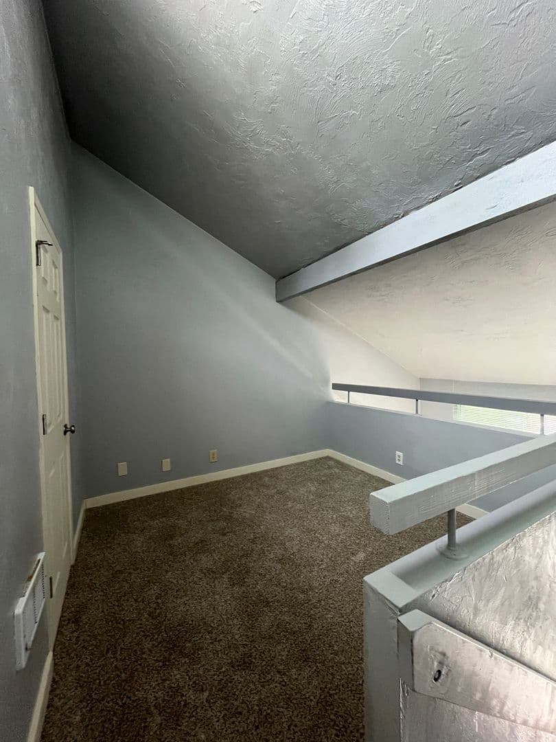 Eugene Apartment: 95 W 15th  # 30