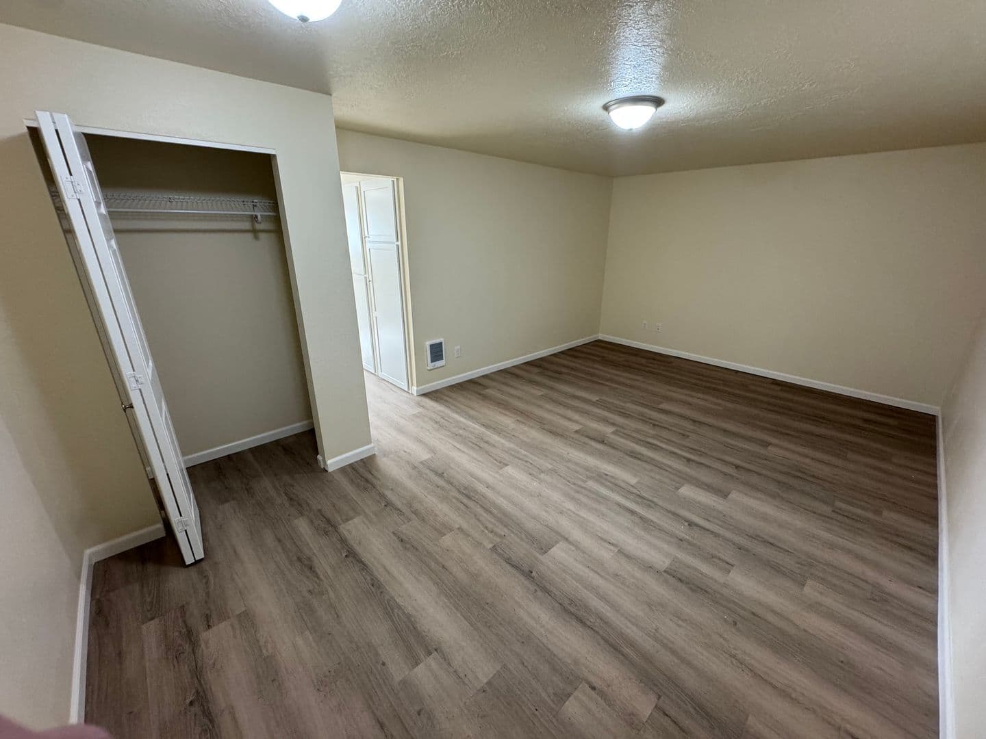 Albany Apartment: 2215 Elm St SW