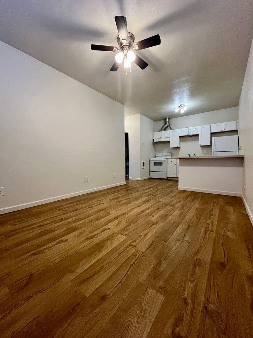 Eugene Apartment: 1247  W. 6th #05