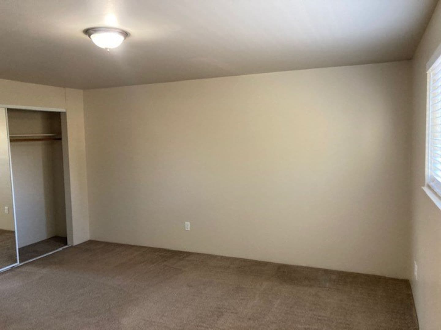 Corvallis Apartment: 1407 NW Kings Blvd.
