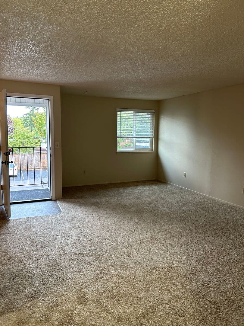 Corvallis Apartment: 459-C SE Lilly Ave