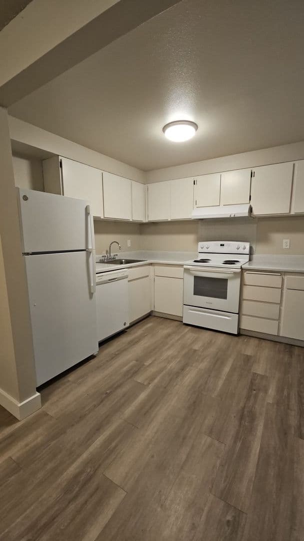 Corvallis Apartment: 2790 NW 29th St - C