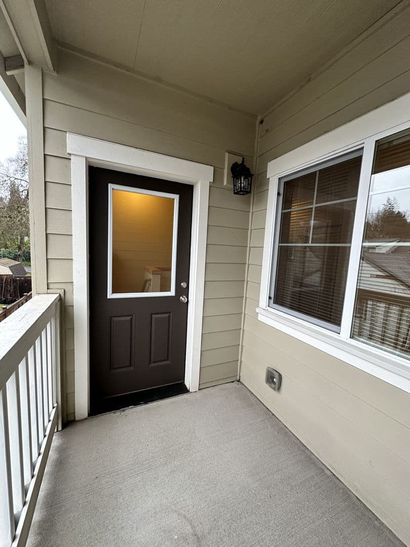Eugene Apartment: 82 East 19th Alley
