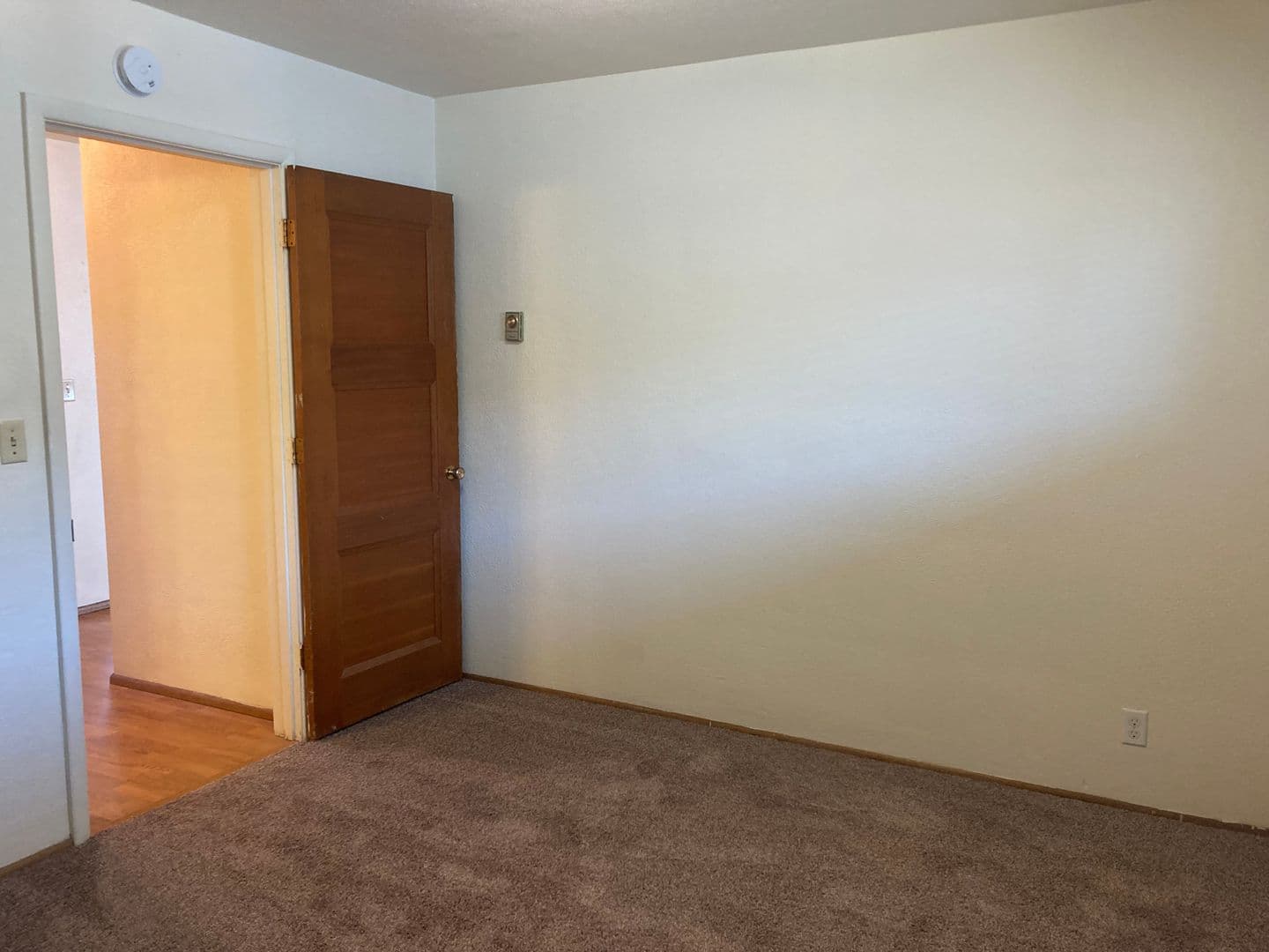 Eugene Apartment: 1661 Ferry St. #07