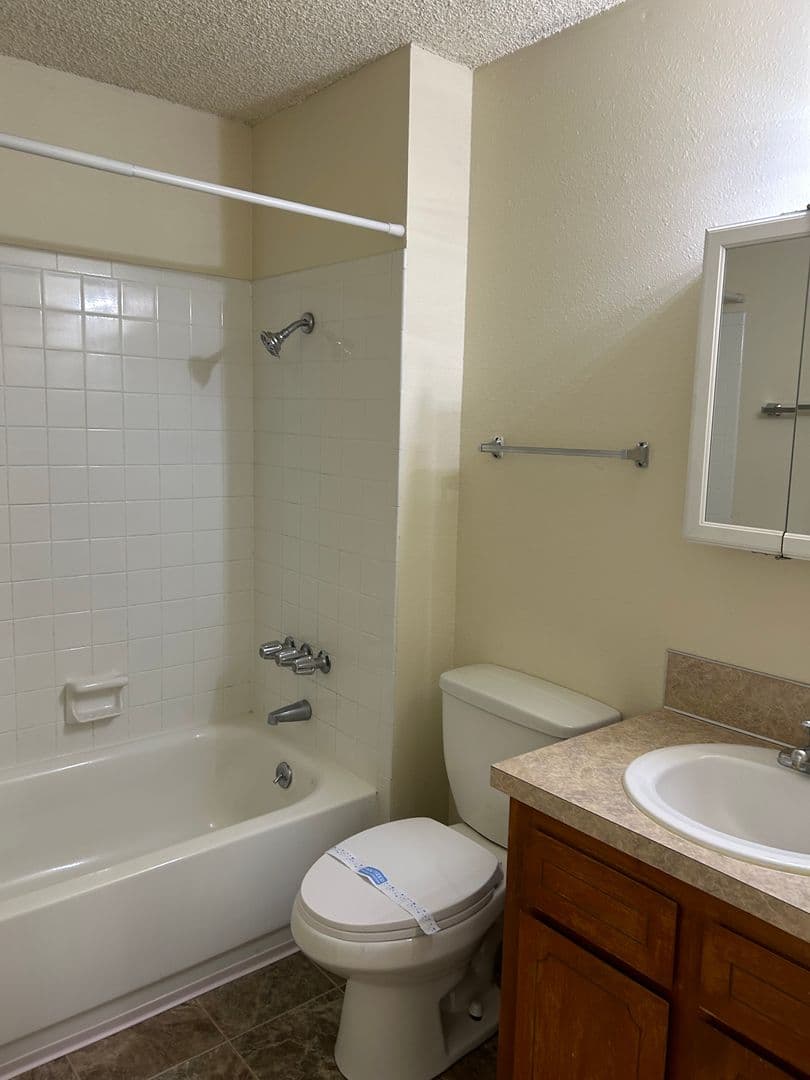 Albany Apartment: 505 27th Ave., SE #31