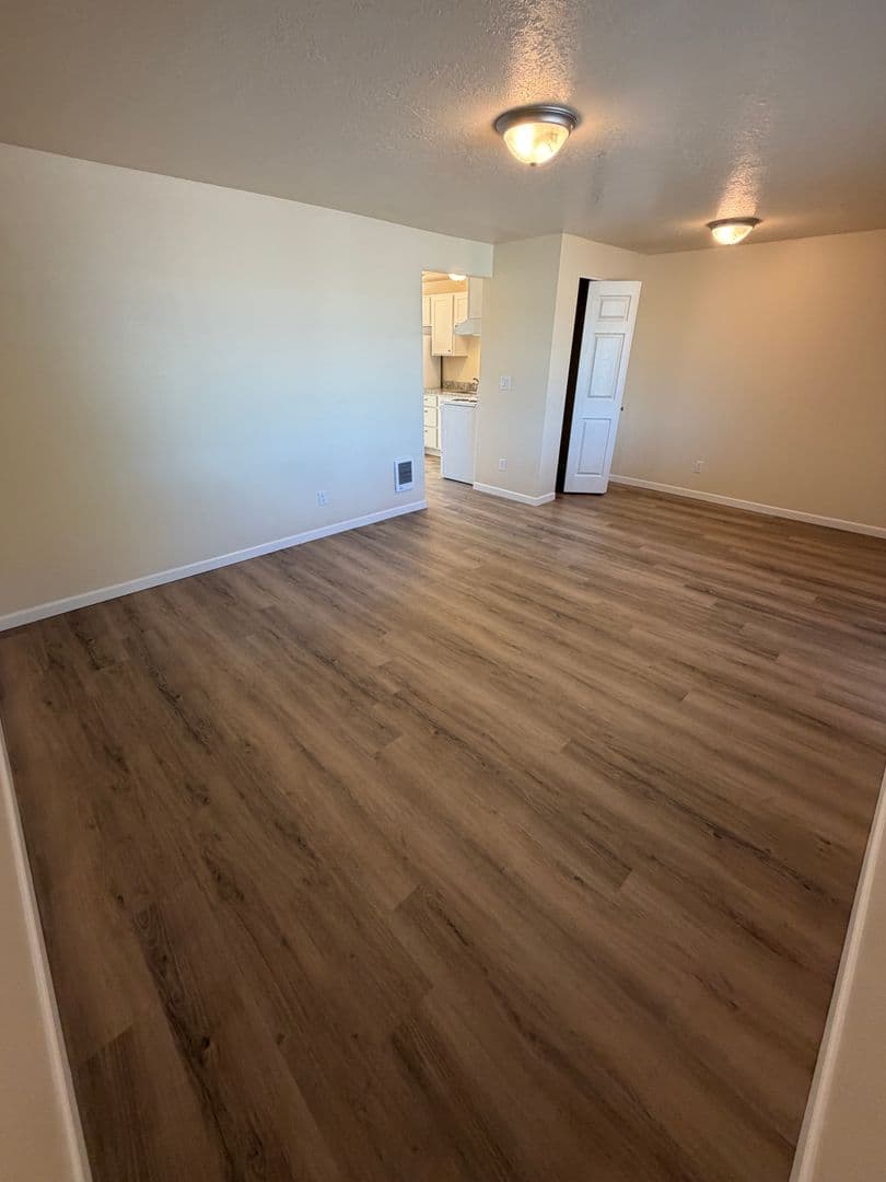 Albany Apartment: 2215 Elm St SW
