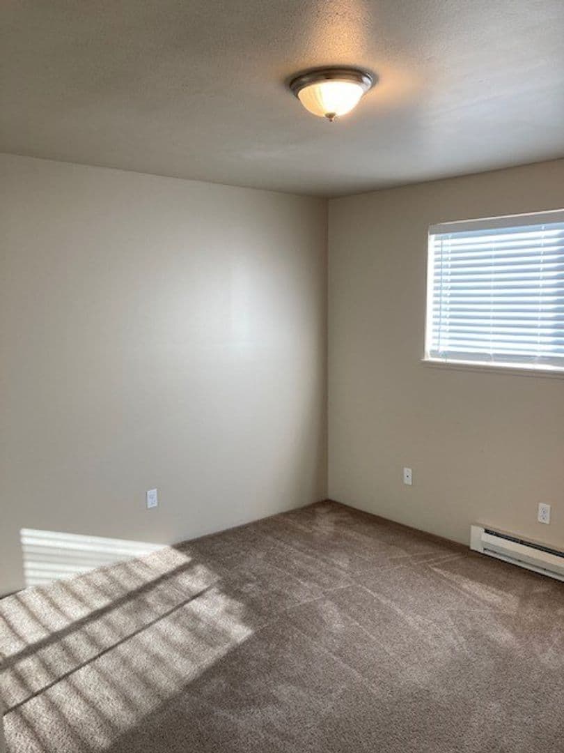 Corvallis Apartment: 1407 NW Kings Blvd.