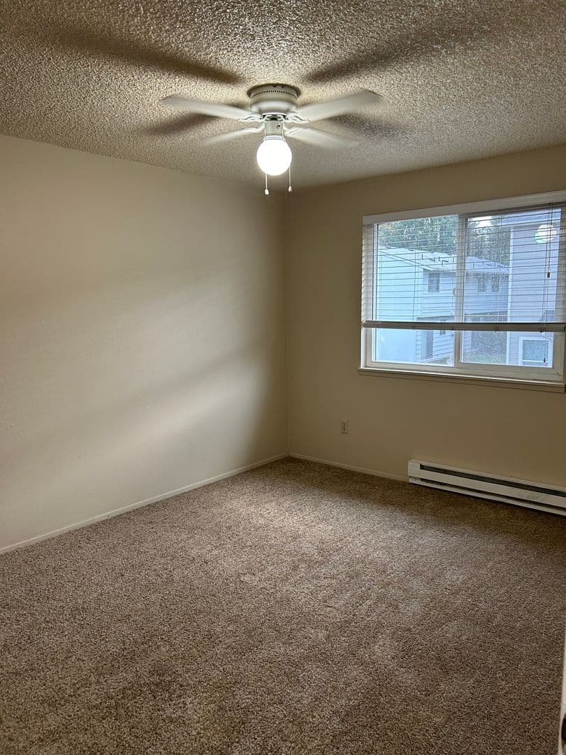 Corvallis Apartment: 459-C SE Lilly Ave