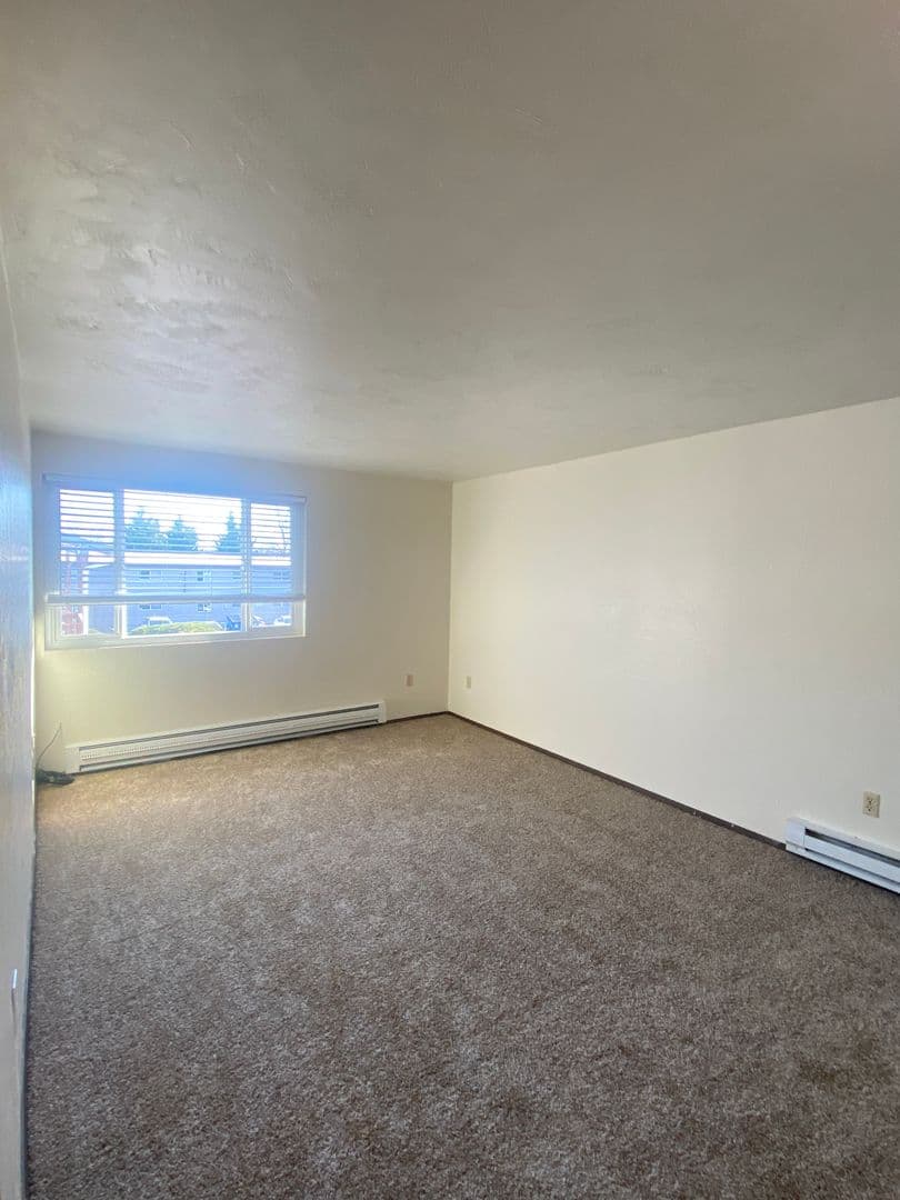 Corvallis Apartment: 950 NW Sycamore Ave #12