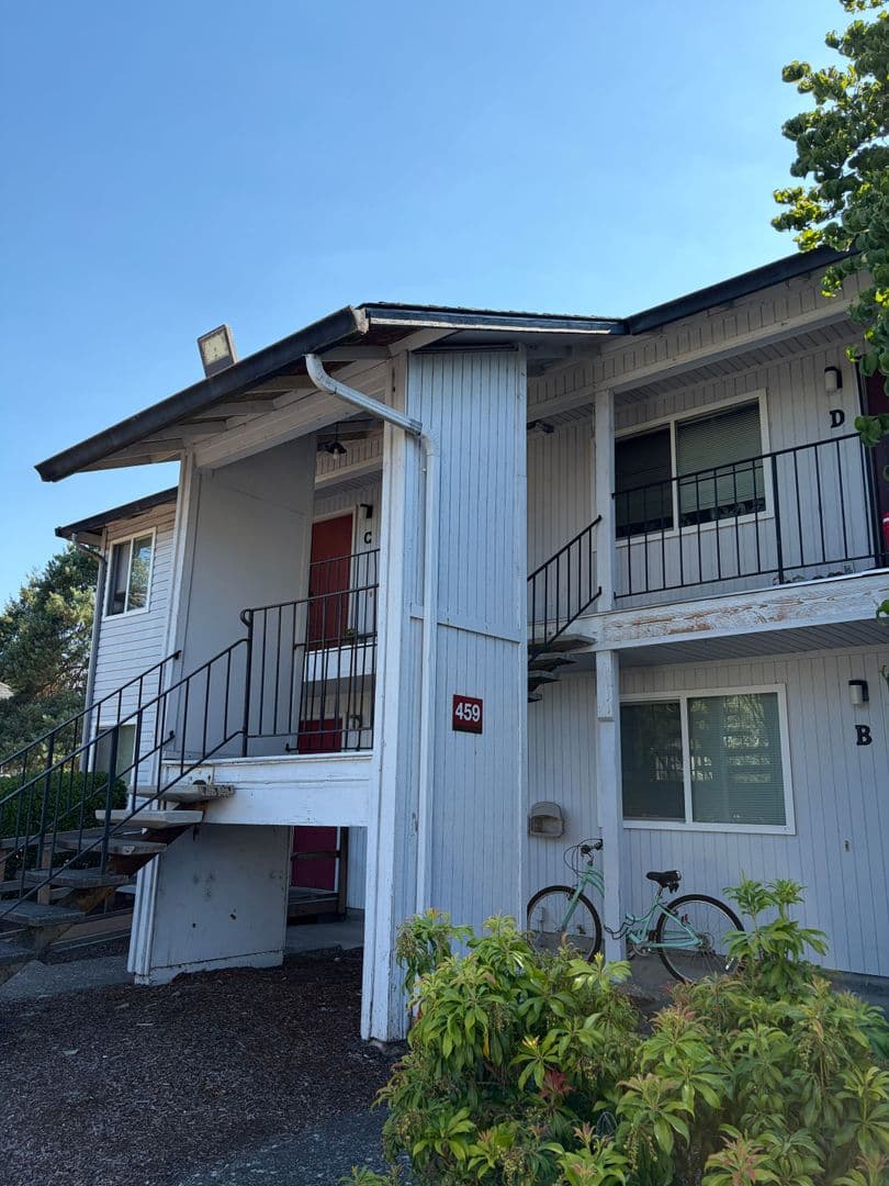 Corvallis Apartment: 459-C SE Lilly Ave
