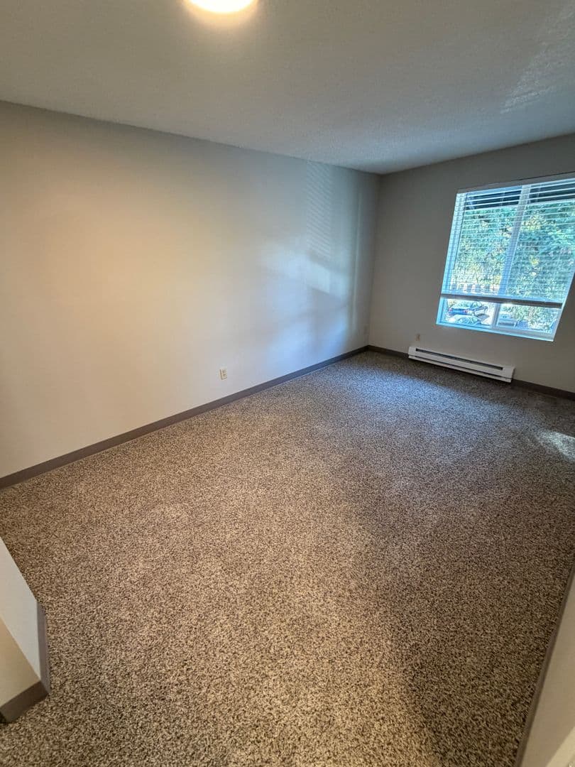 Corvallis Apartment: 2780 NW 29th St - I