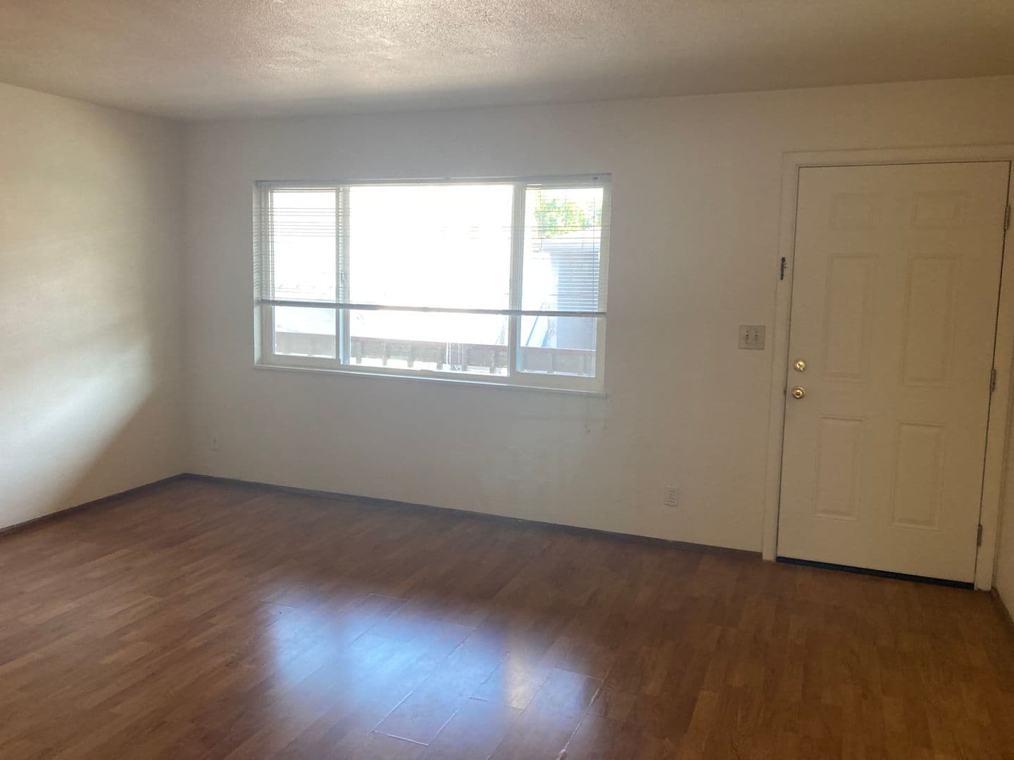 Eugene Apartment: 1661 Ferry St. #07