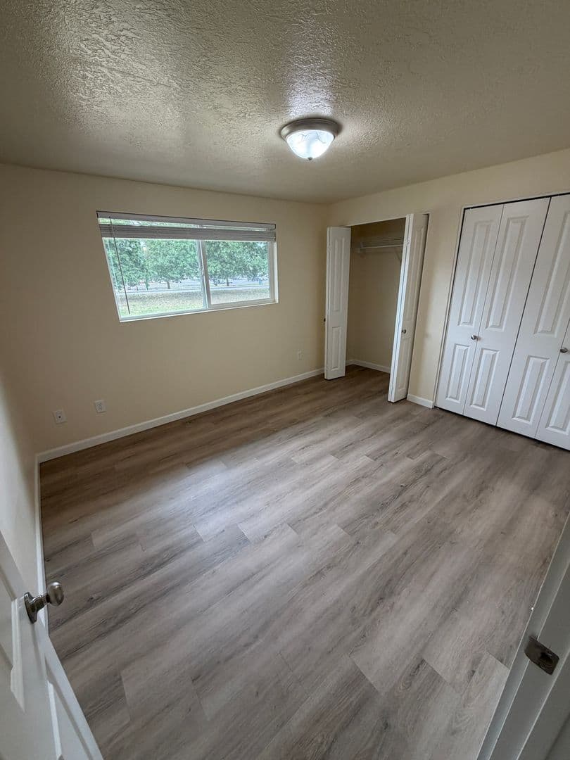 Albany Apartment: 2215 Elm St SW