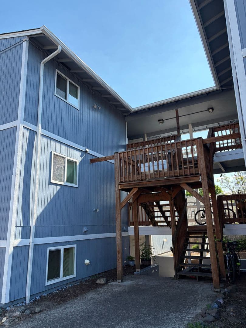 Corvallis Apartment: 950 NW Sycamore Ave #12