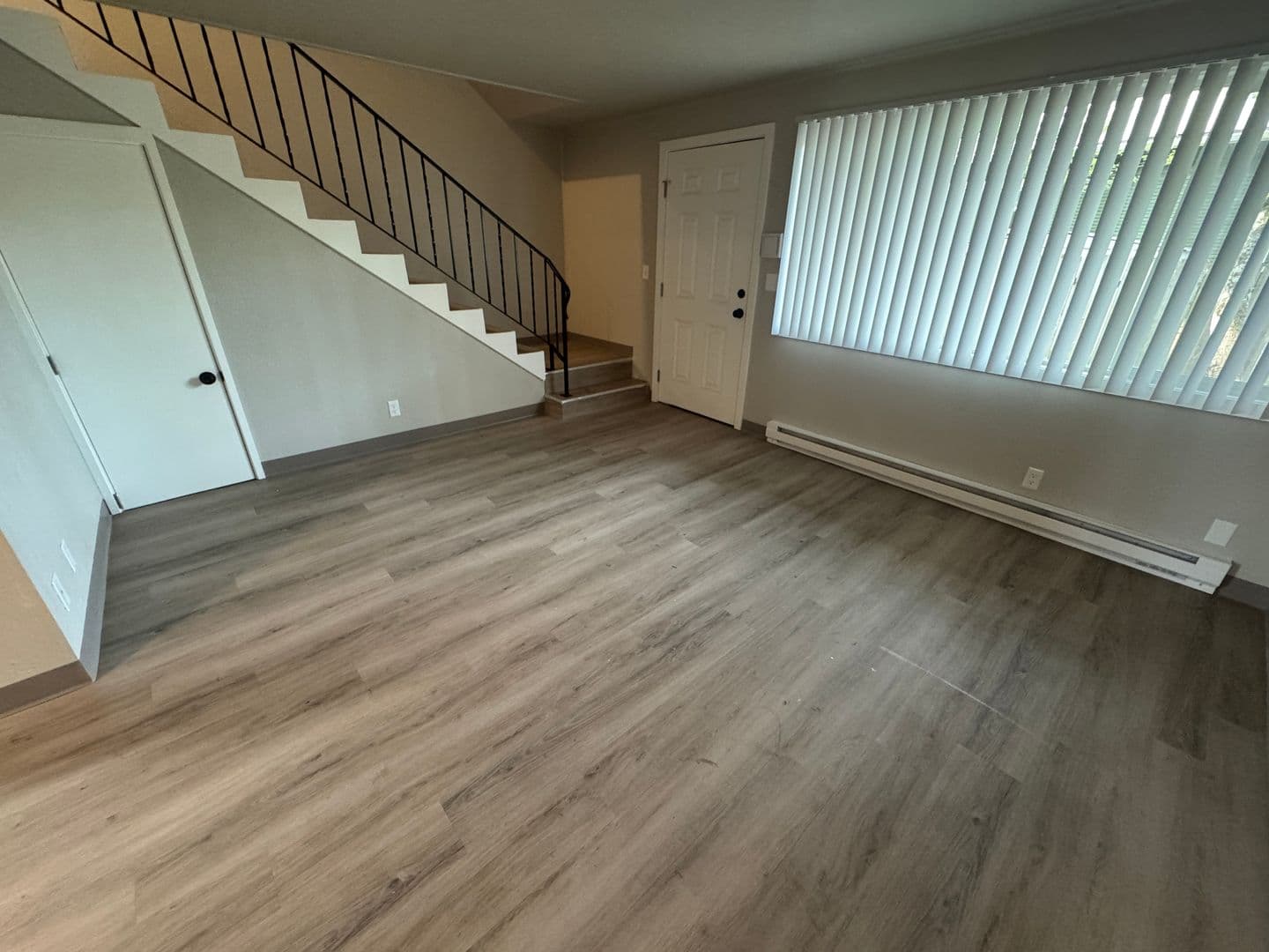 Philomath Apartment: 1716 Applegate Street, #3