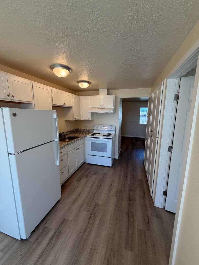 Albany Apartment: 2215 Elm St SW