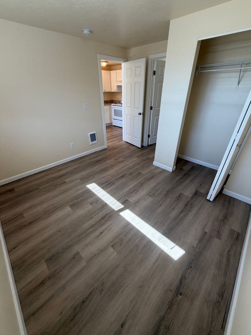 Albany Apartment: 2215 Elm St SW