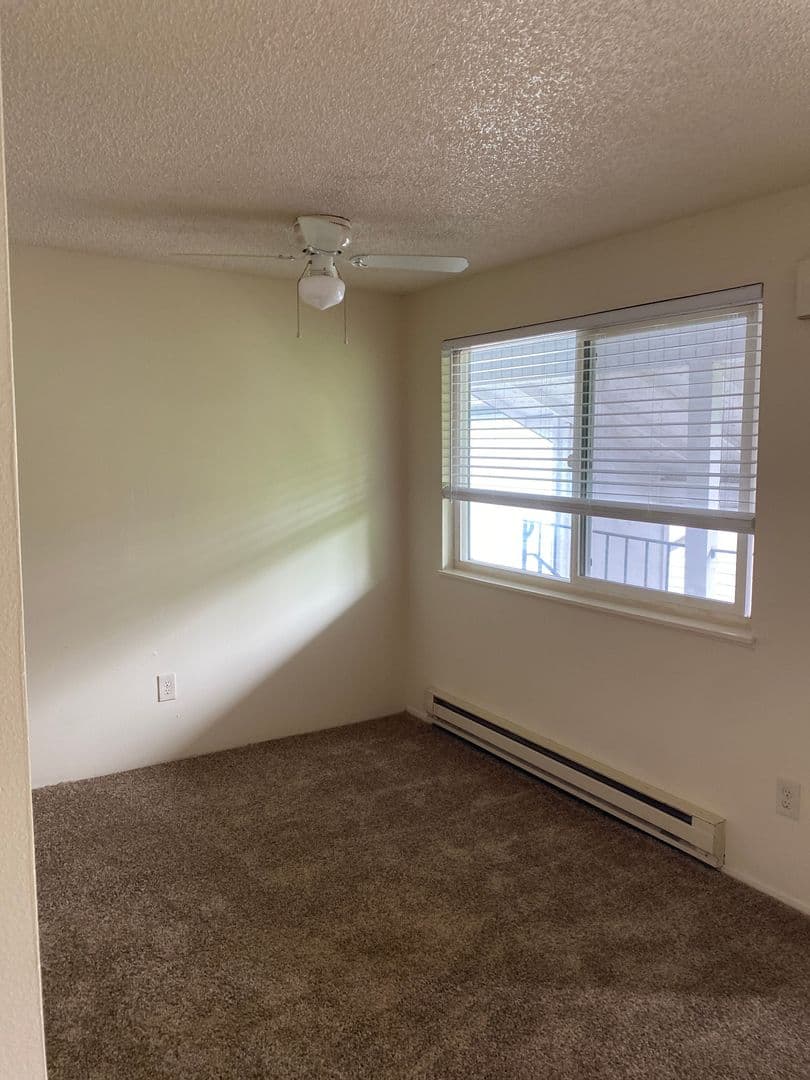 Corvallis Apartment: 459-C SE Lilly Ave