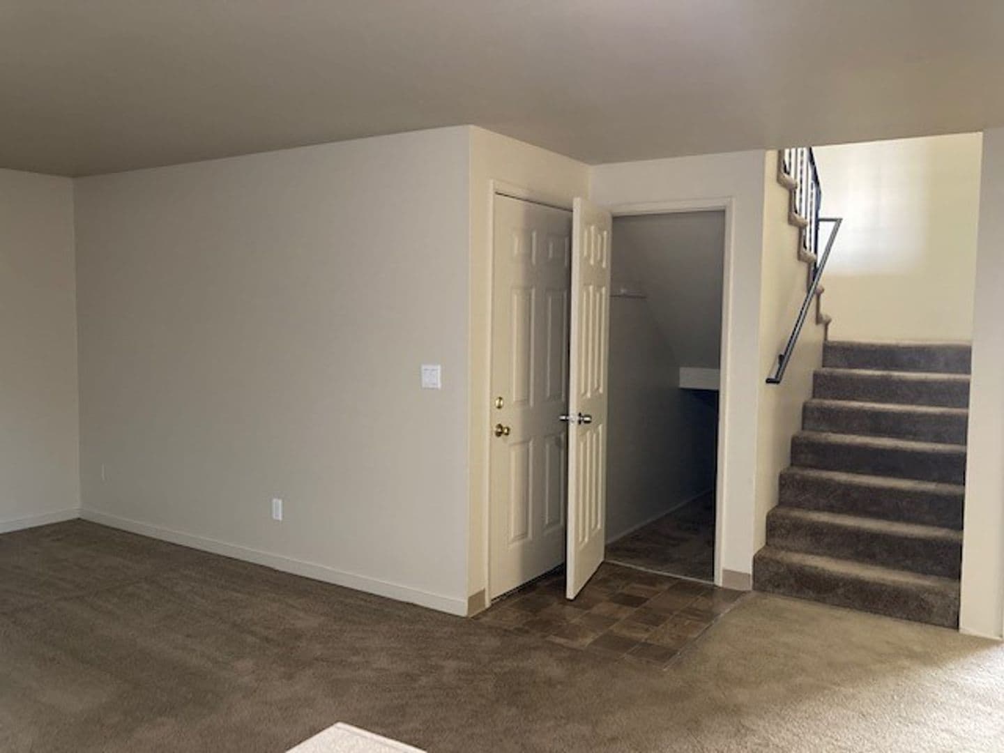 Corvallis Apartment: 1407 NW Kings Blvd.