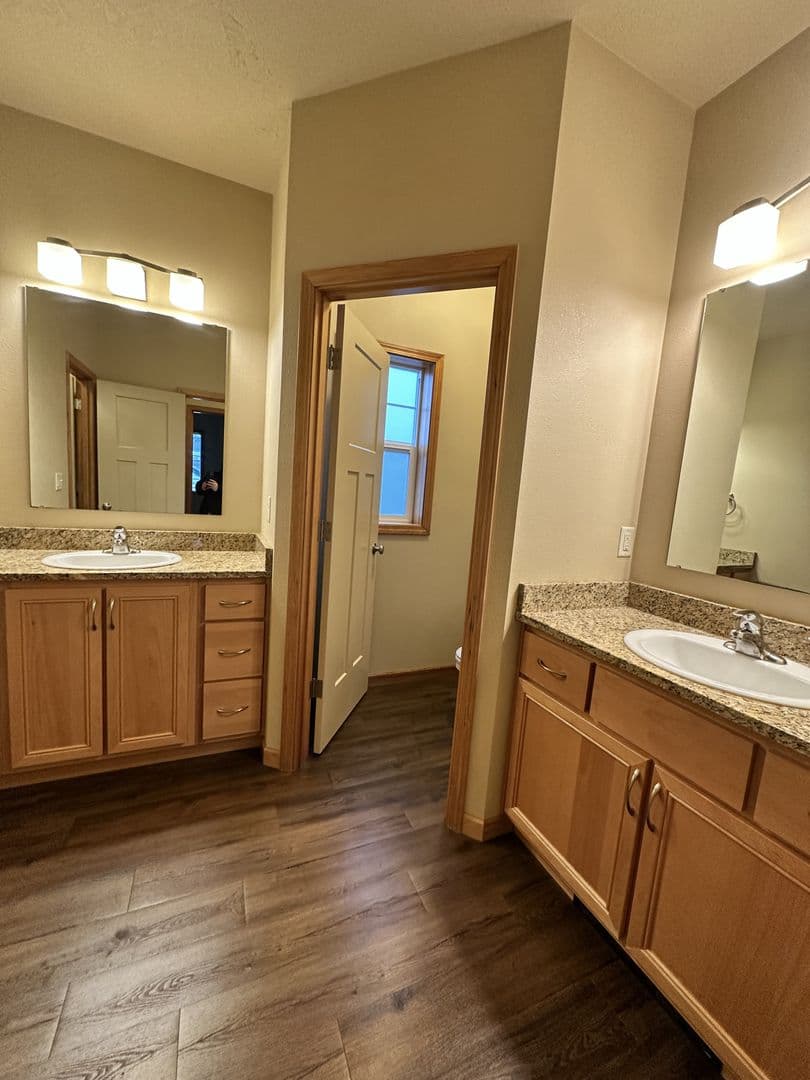 Eugene Apartment: 82 East 19th Alley