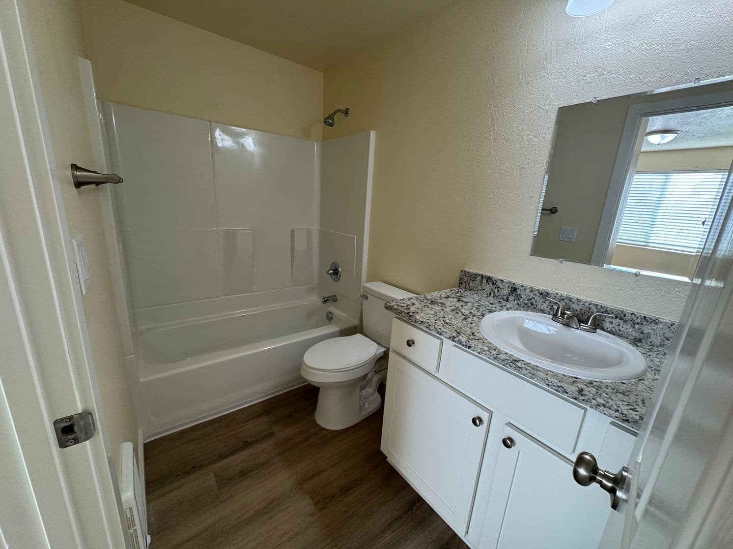 Albany Apartment: 2215 Elm St SW