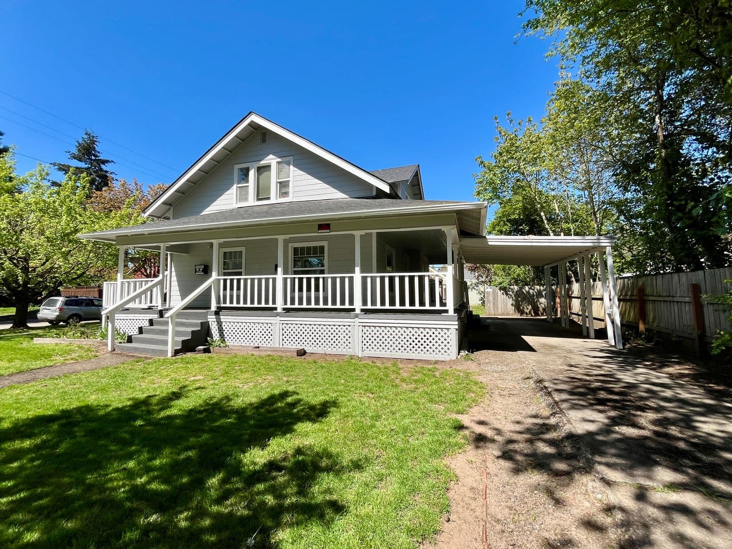 Eugene Apartment: 1091 W. 11th #01