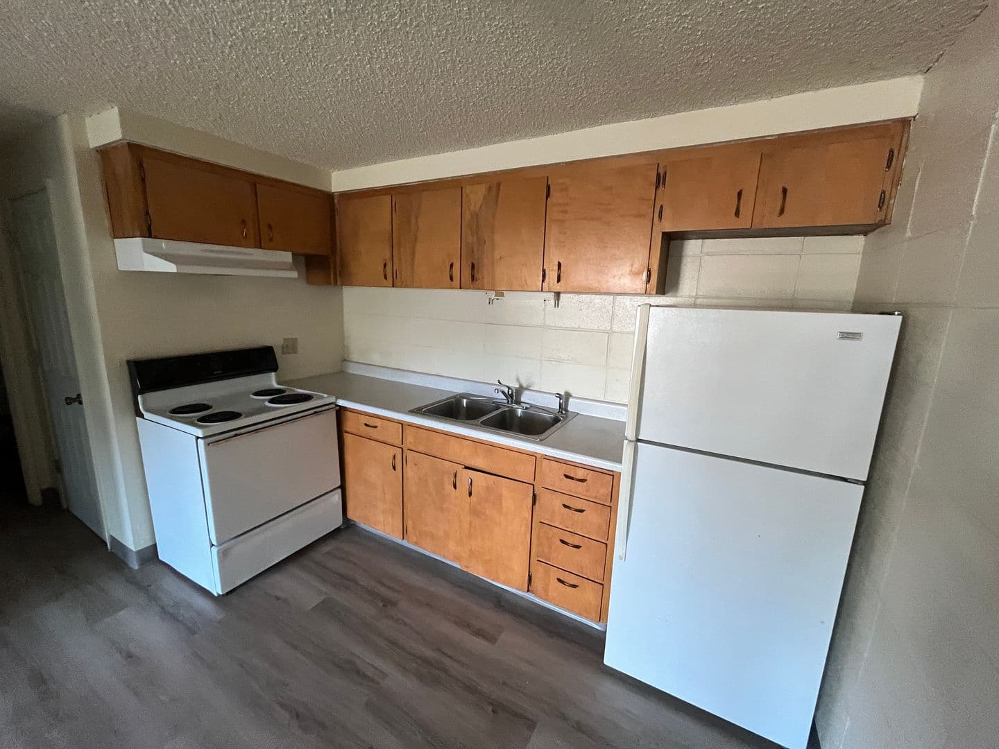 Eugene Apartment: 1668 Ferry St - 08