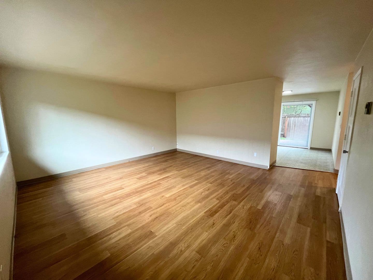Eugene Apartment: 1671 Ferry St. #10