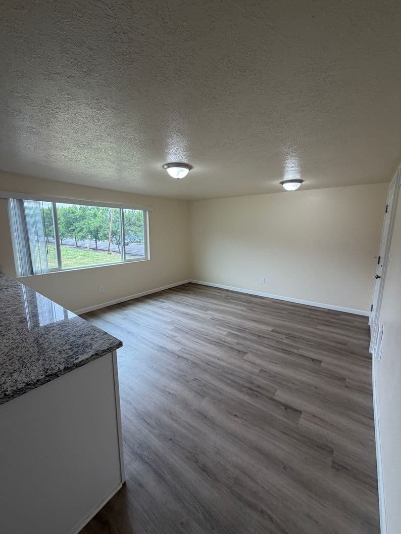 Albany Apartment: 2215 Elm St SW