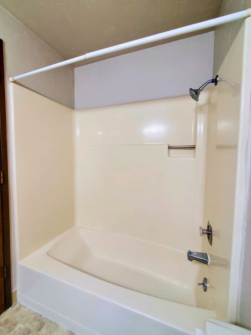 Eugene Apartment: 95 W 15th  # 35