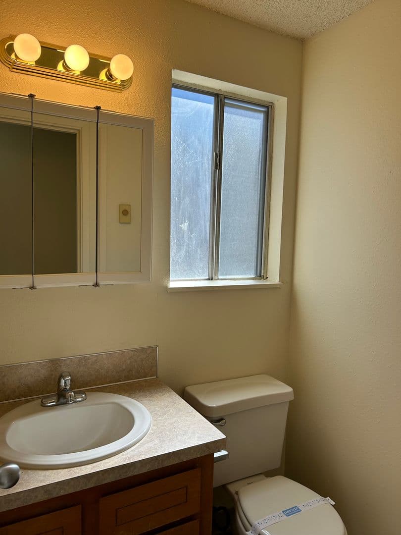 Albany Apartment: 505 27th Ave., SE #31