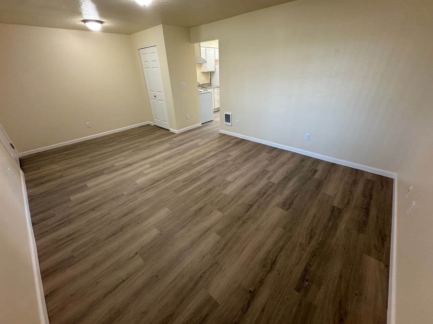 Albany Apartment: 2215 Elm St SW